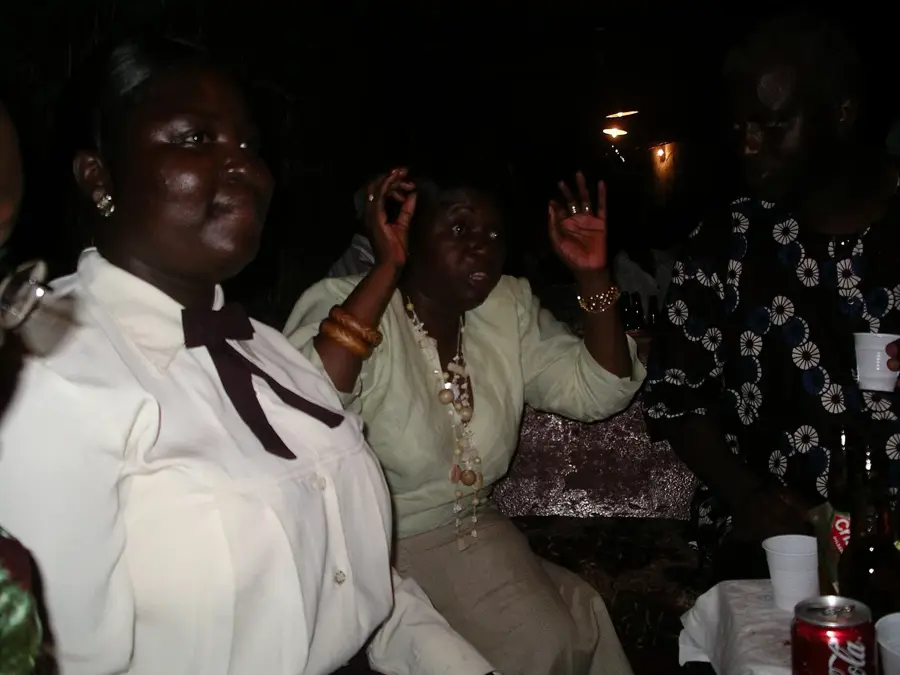 Nemzetgyűlés épülete — Antulai kőbánya (Bissau-Guinea)