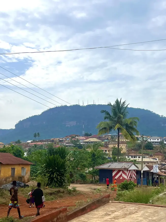 Versantul Nkawkaw — Pra (Ghana)