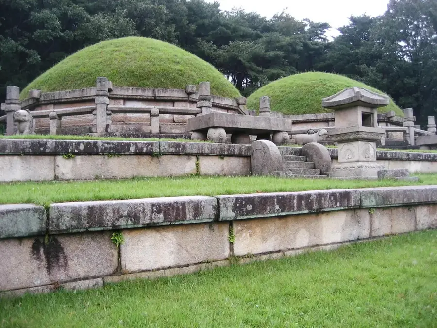 Mormântul Regelui Kongmin — Sariwon (Coreea de Nord)