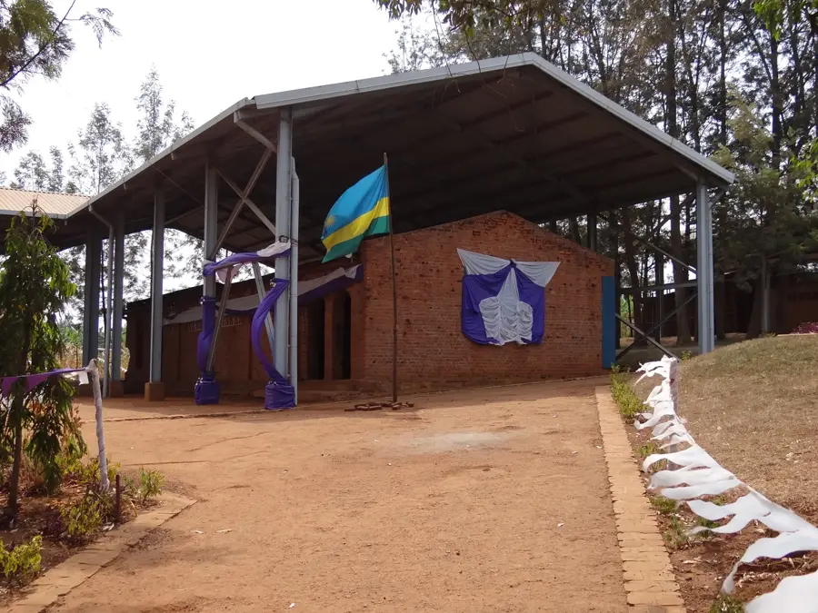 Ntarama Kirchen-Gedenkstätte — Kanzigirisee (Burundi)