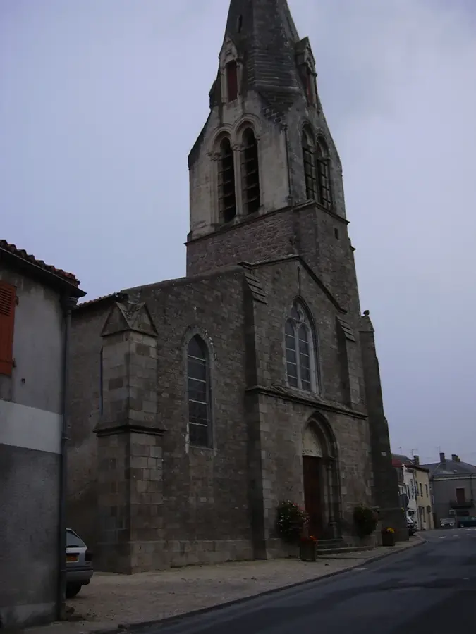 Nueil-les-Aubiers – city