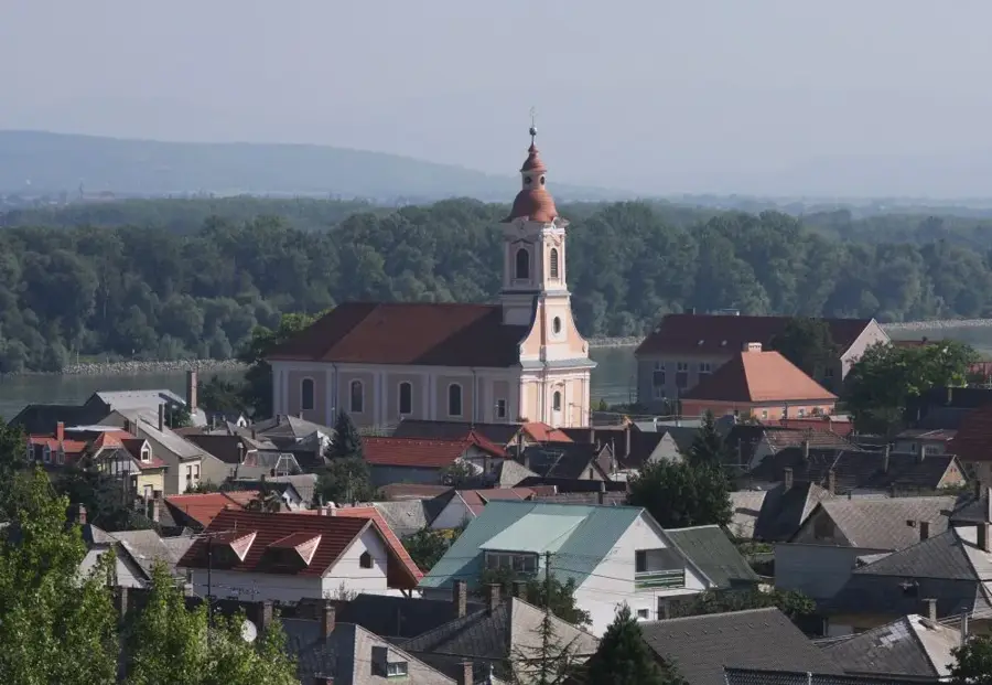 Nyergesújfalu — Tata (Magyarország)