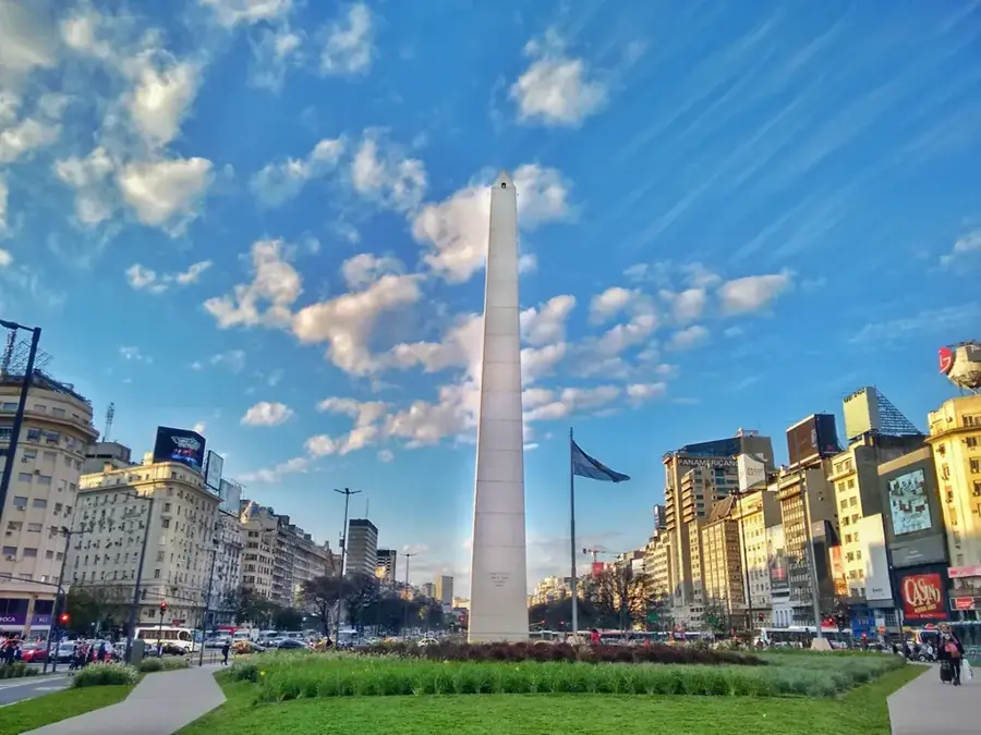 Obelisk von Buenos Aires — Floralis Genérica (Argentinien)