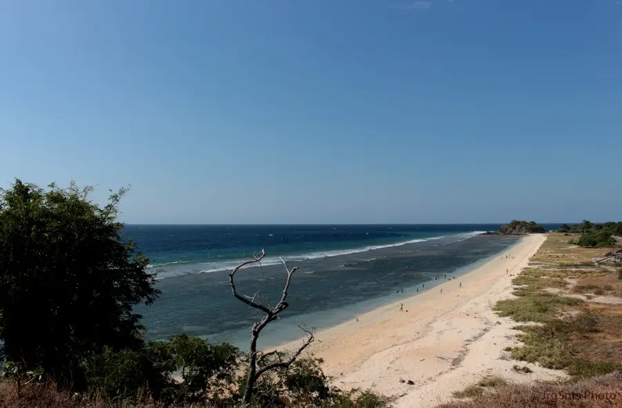 Ein-Dollar-Strand — Berg Manucoco (Timor-Leste)