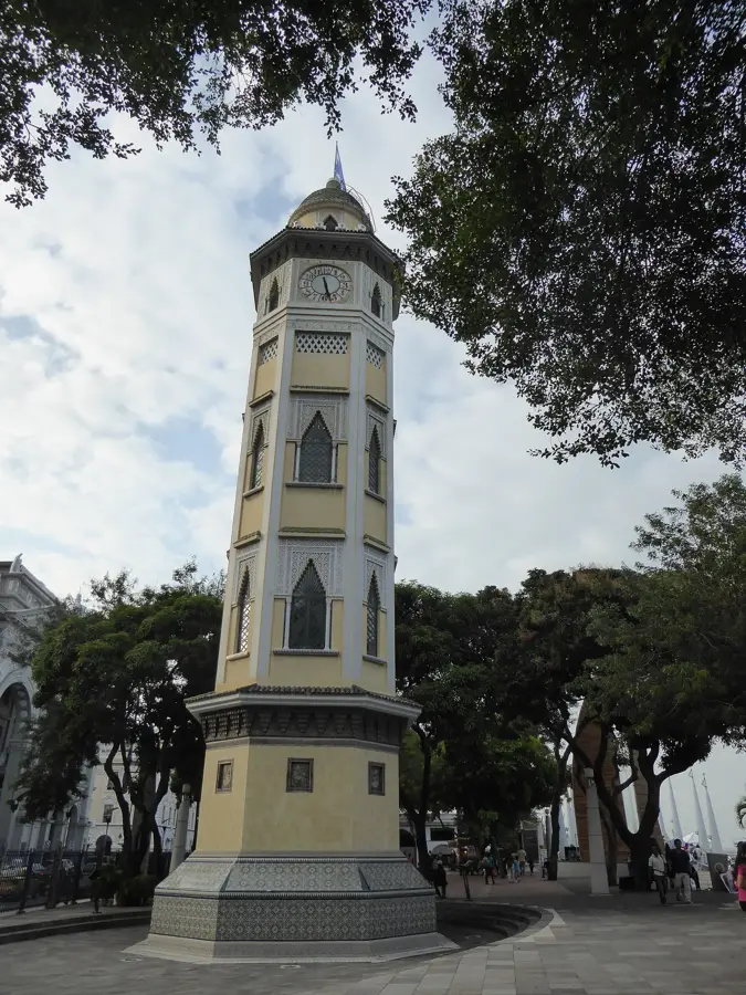 Palacio de Cristal — Naranjito (Ecuador)
