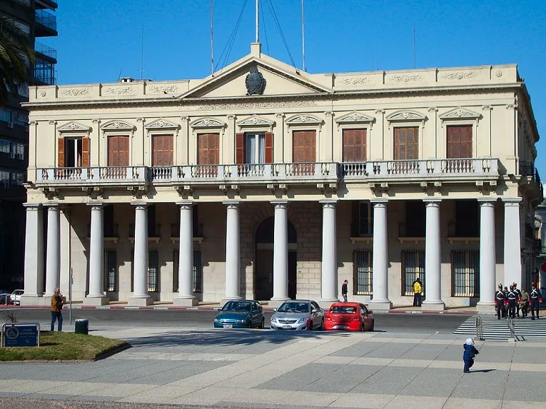 Estévez-Palast — Montevideo (Uruguay)