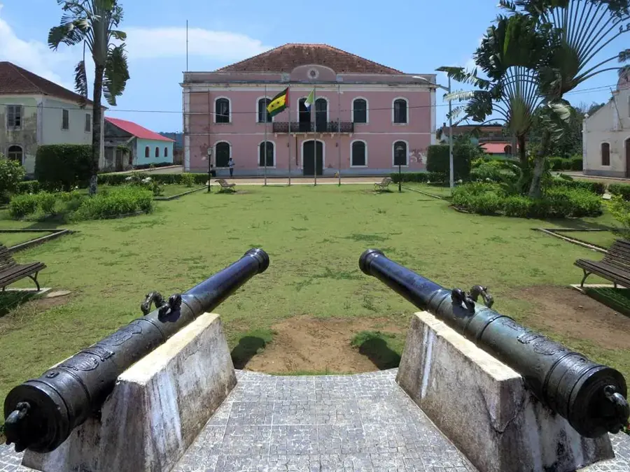 Palatul Guvernului Regional — Abade (São Tomé și Príncipe)