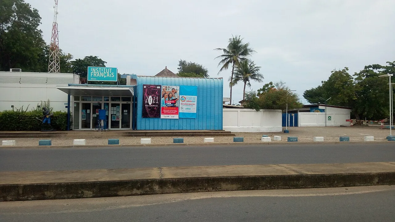 Presidential Palace — Cotonou Lighthouse (Benin)