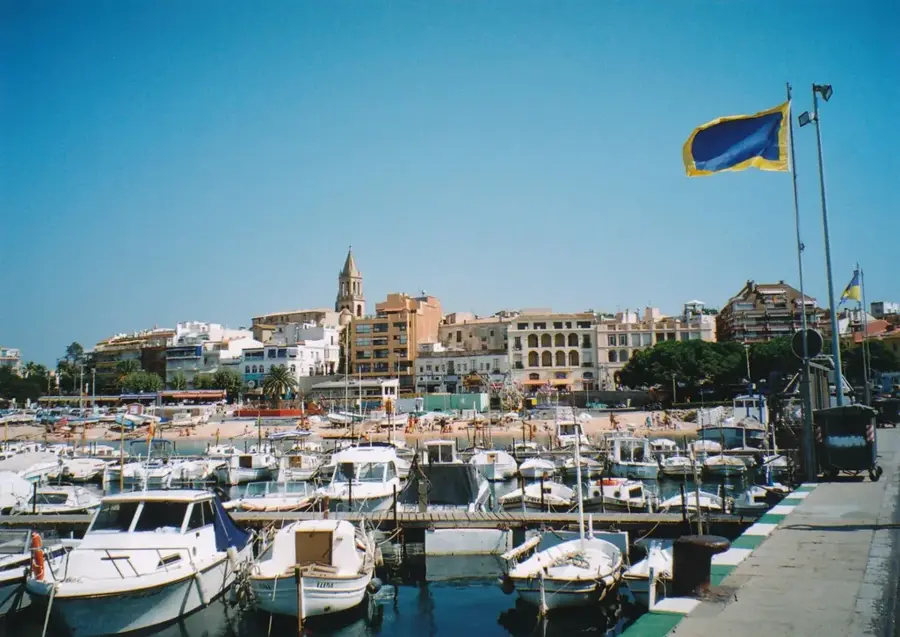 Palamós — Mandera (Kenia)