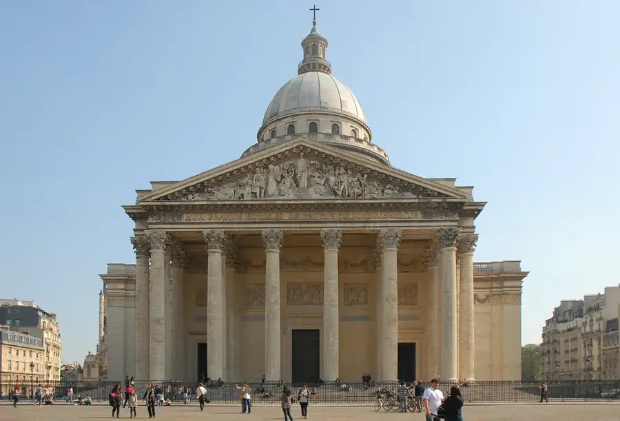 Pantheon — Castel Sant'Angelo (Italy)