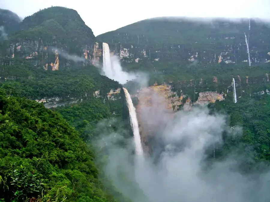 Cascada Gocta — Mina Yanacocha (Peru)