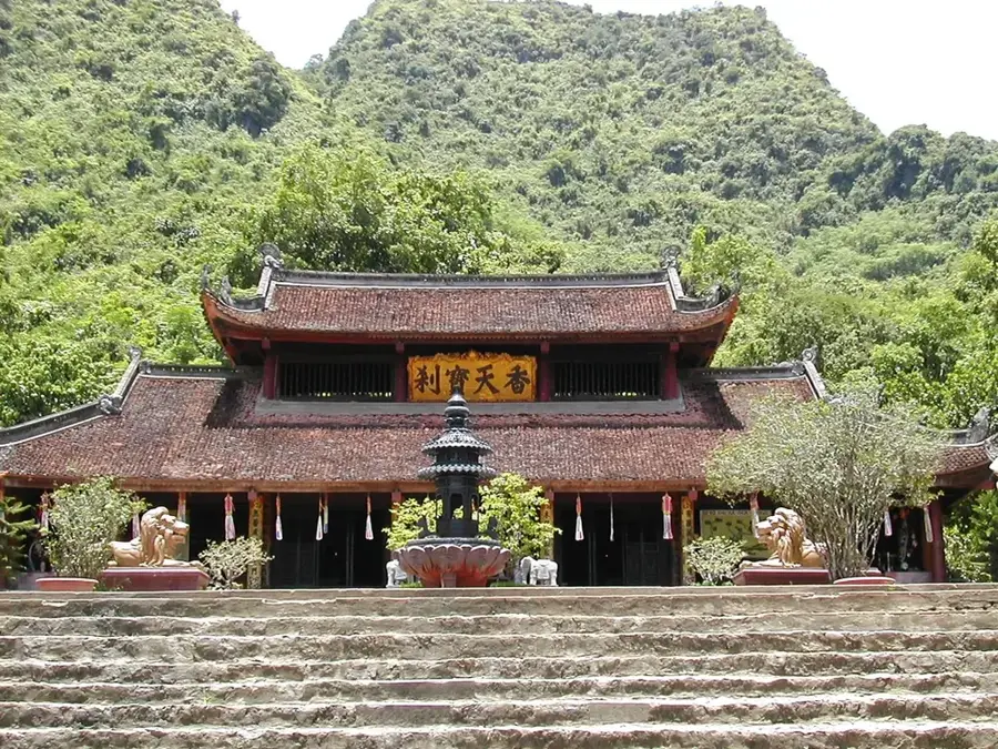 Pagoda Parfumului — Phủ Lý (Vietnam)