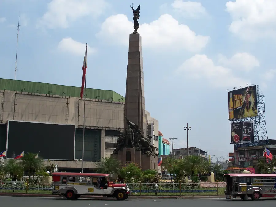 Bonifacio-Denkmal — Avilon Zoo (Philippinen)