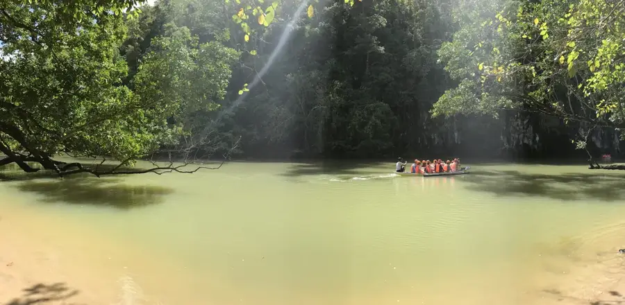 Nationalpark Puerto-Princesa-Subterranean-River — Calauit Safari Park (Philippinen)