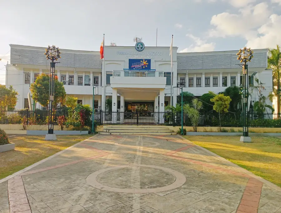University of Santo Tomas — Manila Ocean Park (Philippines)