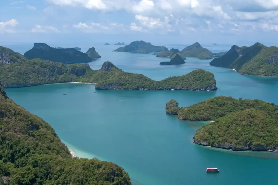 Phi Phi-szigetek partvidéke — Ranong kikötő (Thaiföld)