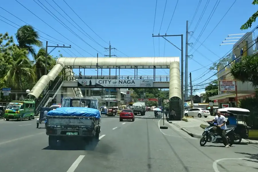 Naga City — Masungi Georeserve (Philippinen)
