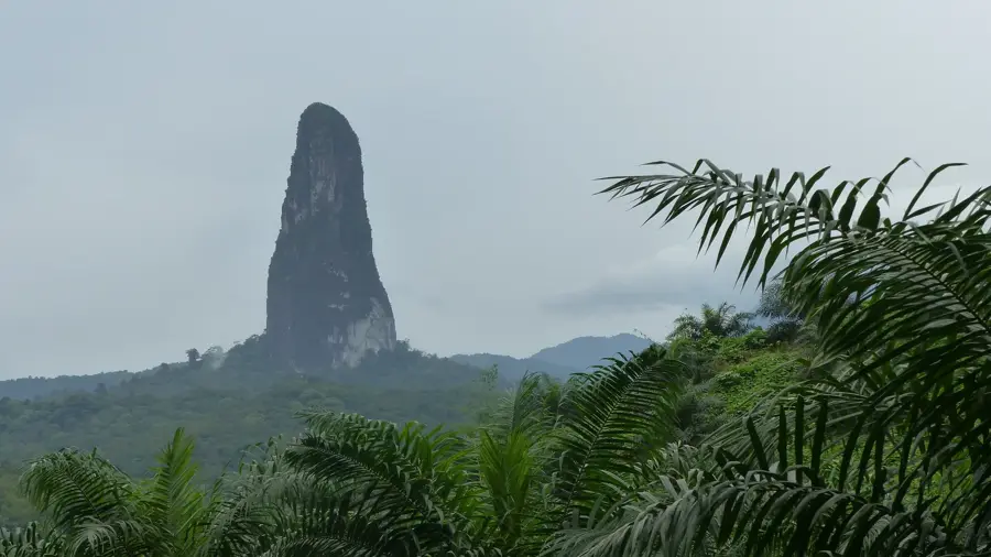 Pico Cão Grande — Pico Maria Amélia (São Tomé und Príncipe)