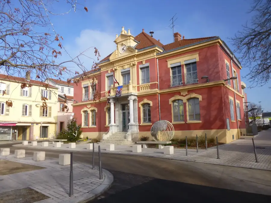 Pierre-Bénite – city