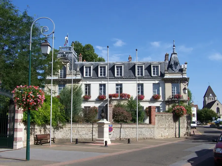 Plaisir – city