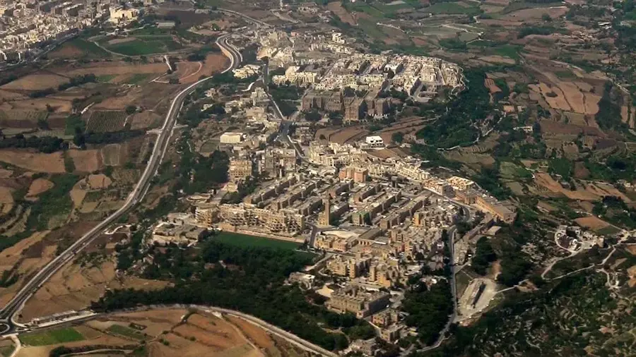 Mtarfai óratorony — Attard (Málta)