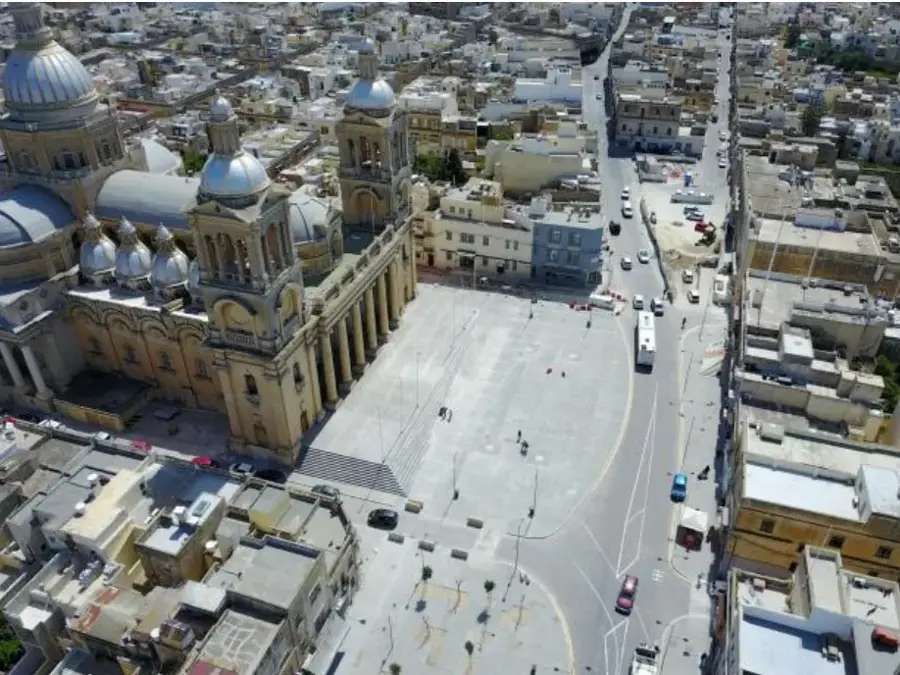 Christkönig-Basilika — Casa Leoni (Malta)