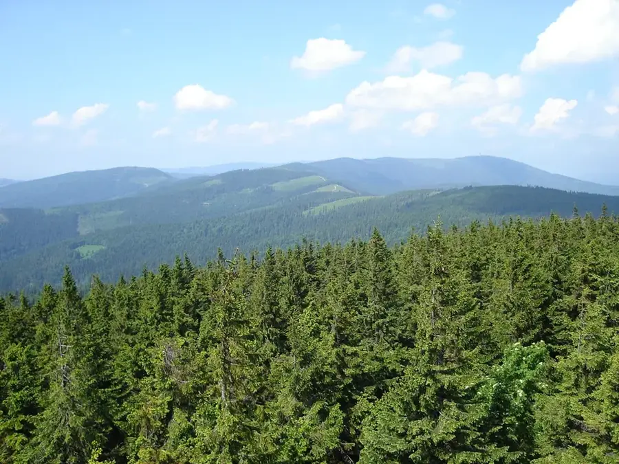 Schlesische Beskiden — Třinecer Eisenwerke (Tschechien)
