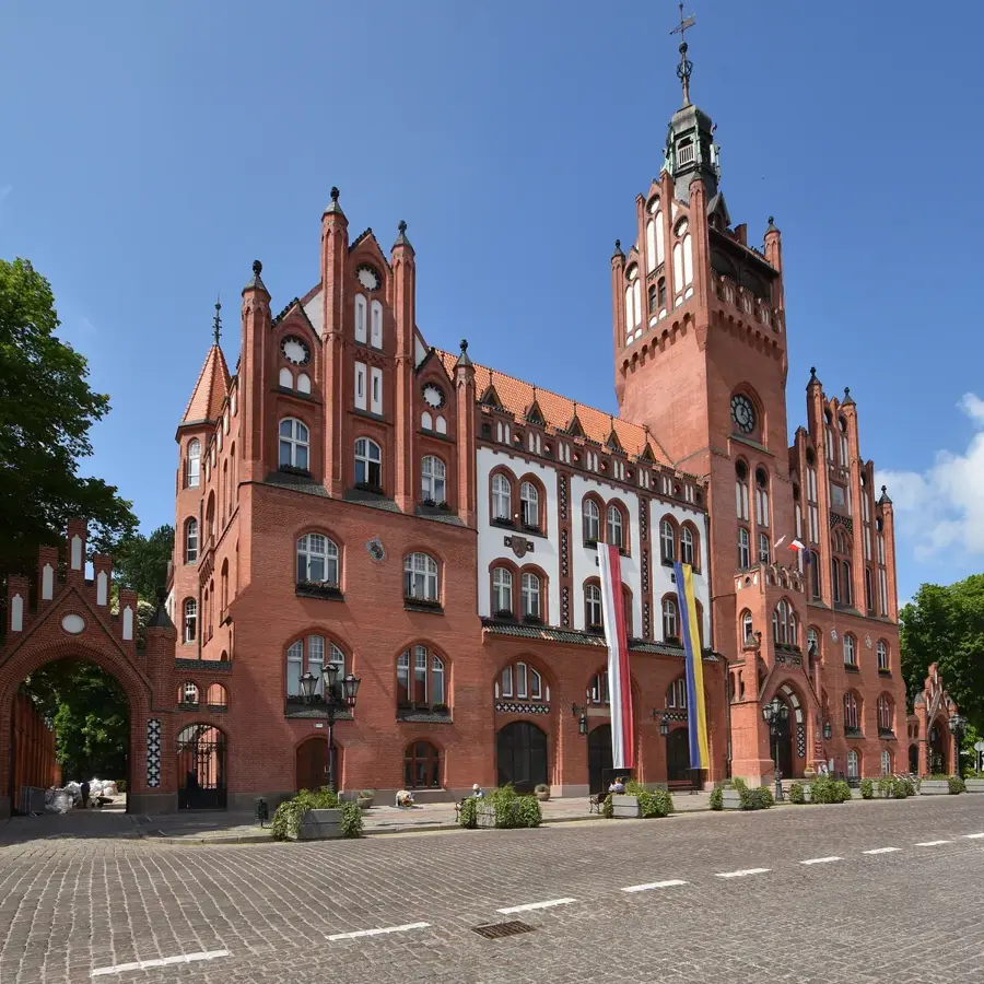 Schloss der Pommerschen Herzöge in Słupsk — Dschebel Qara (Oman)