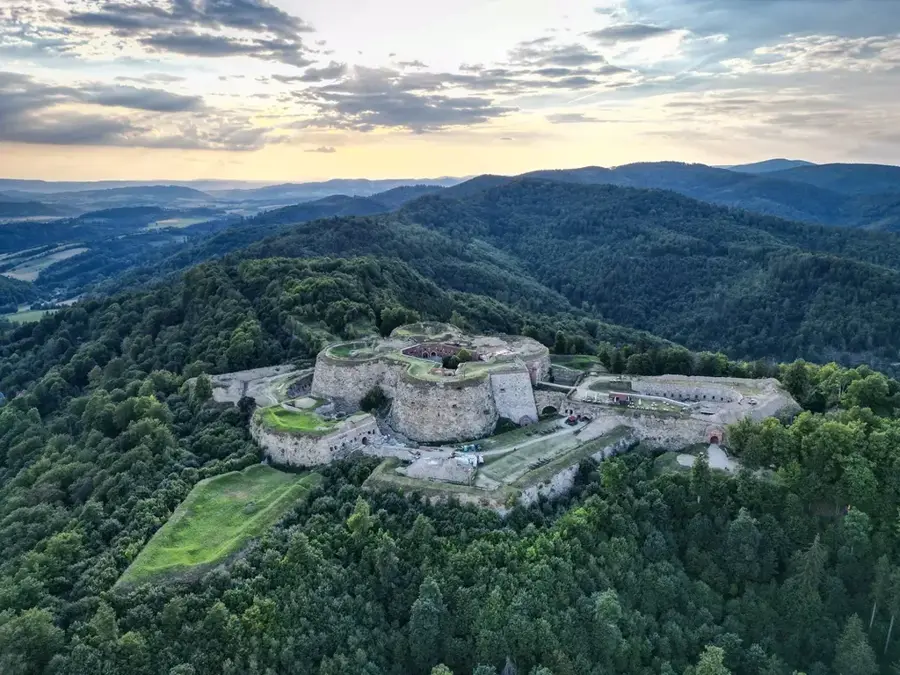 Ezüsthegyi erőd — Projekt Riese (Lengyelország)