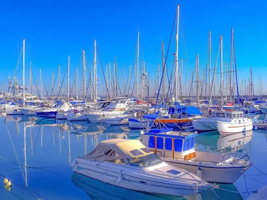 Hafen von Larnaca — Vogelbeobachtungsgebiet Kellia (Zypern)