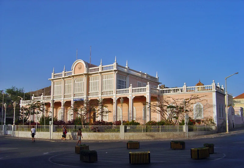 Porto Grande (Mindelo) — Cabnave-Schiffswerft (Cabo Verde)