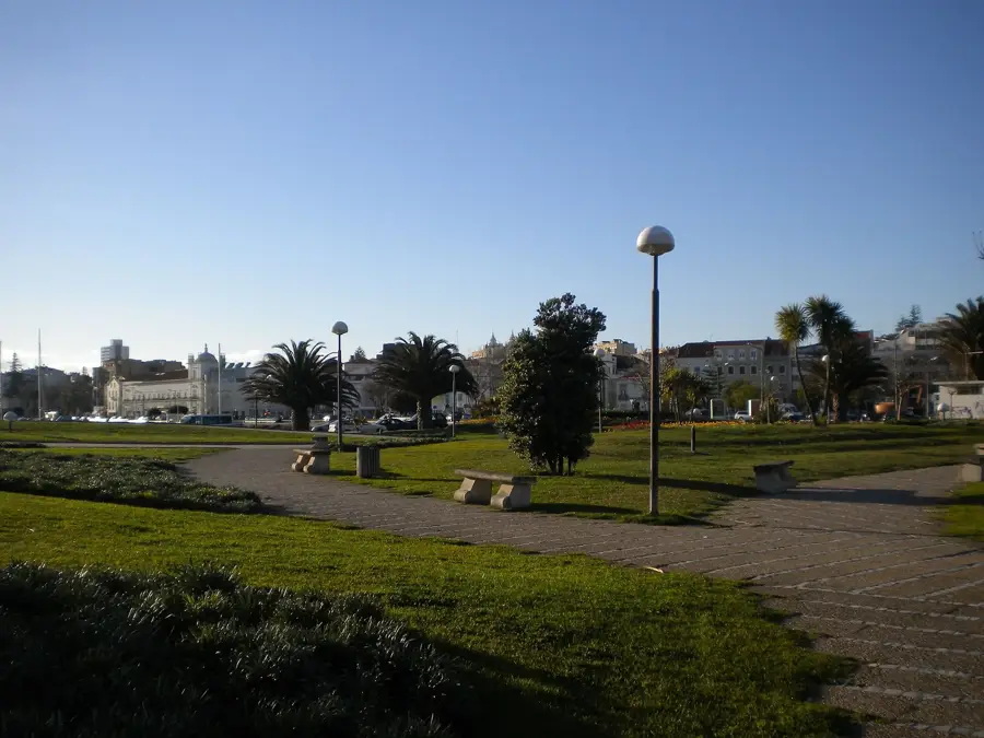 Figueira da Foz Cork Processing — Mondego River (Portugal)