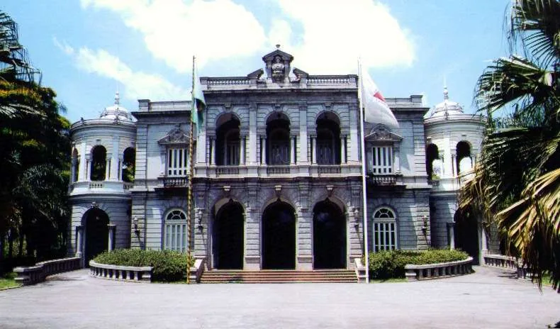 Valadares Palace — São Jorge Castle (Portugal)