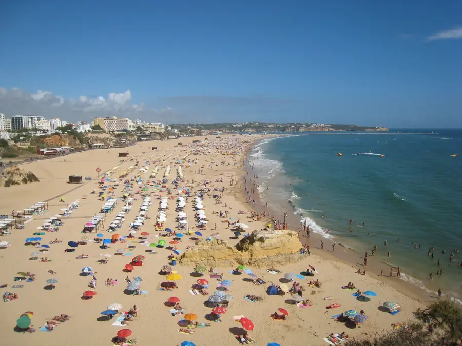 Praia da Rocha — Mahenge-Hochland (Tansania)