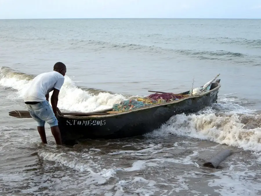 Praia Melão — Podul peste râul Água Grande (São Tomé și Príncipe)