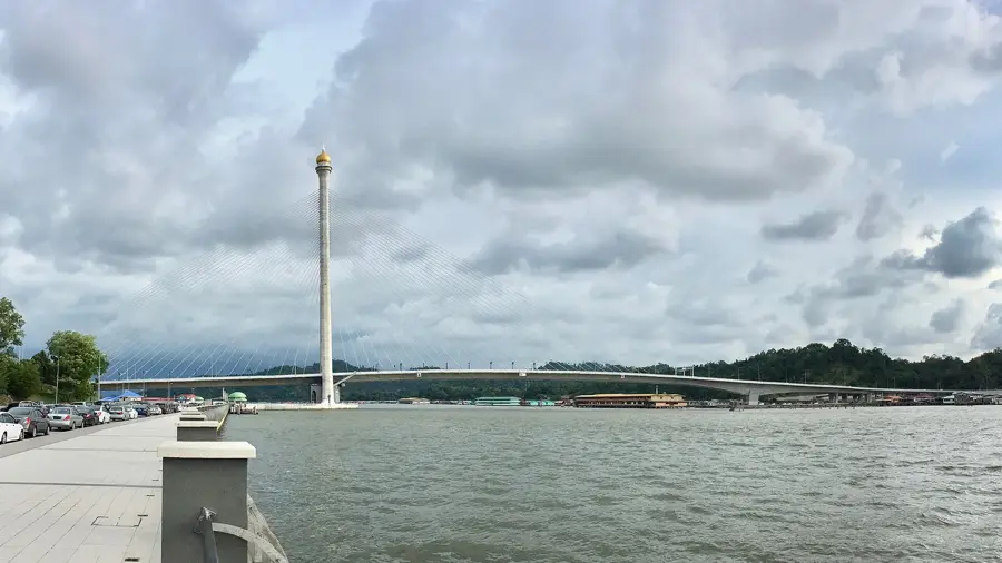 Raja Isteri Pengiran Anak Hajah Saleha Bridge — Malay Technology Museum (Brunei)