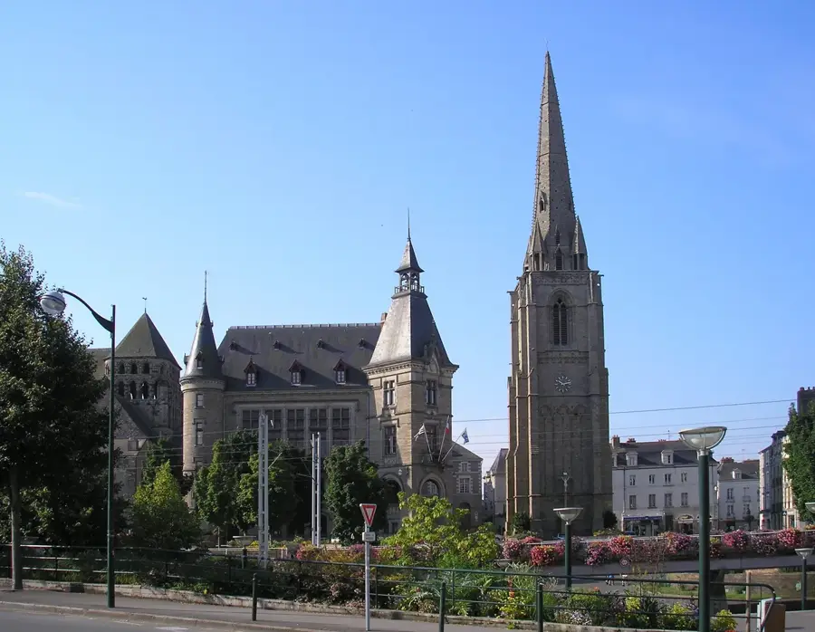 Redon – city