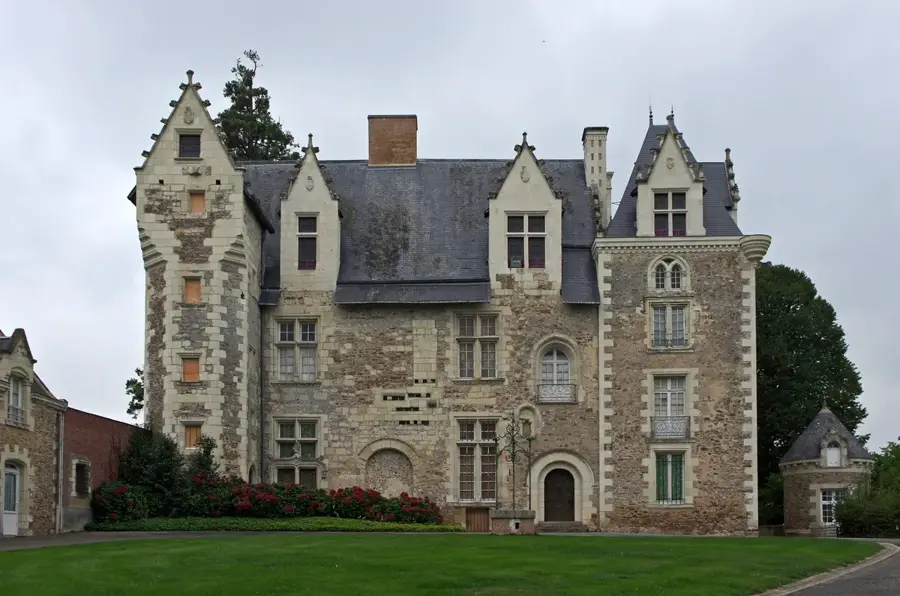 Rives-du-Loir-en-Anjou – city