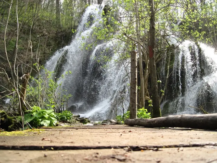 Parcul Național Cheile Nerei-Beușnița — Băile Herculane (România)