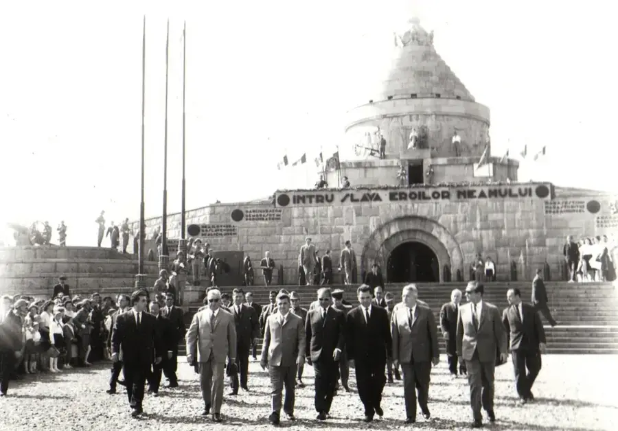 Mausoleul de la Mărășești — Bârlad (România)