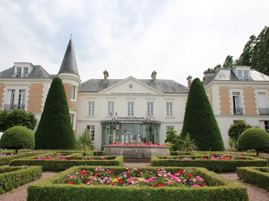 Roissy-en-Brie – city