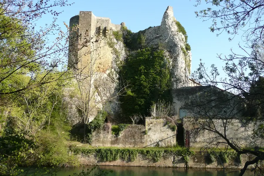 Roquemaure – city