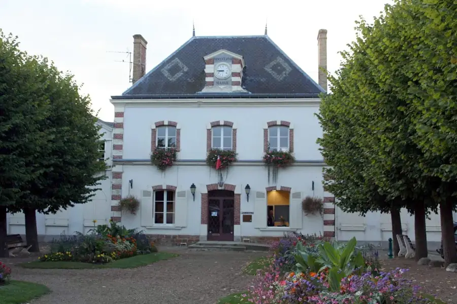 Saint-Arnoult-en-Yvelines – city
