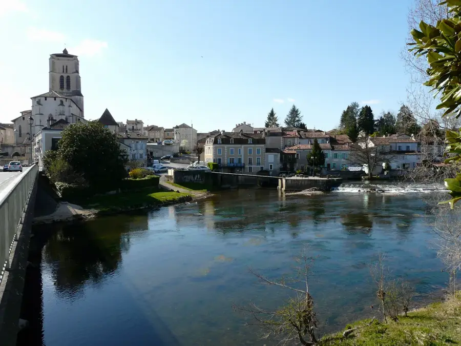 Saint-Astier – city