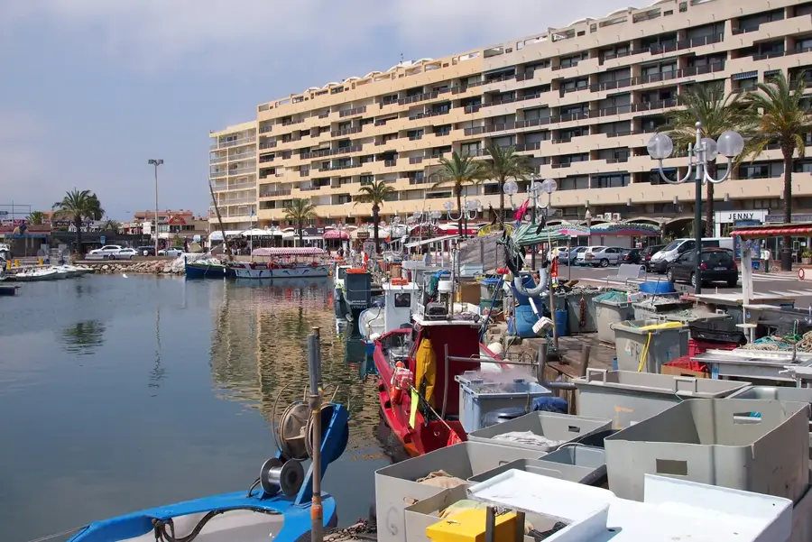 Saint-Cyprien — Luuq (Somalia)