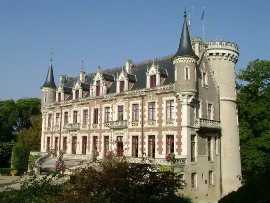 Saint-Florent-sur-Cher – city