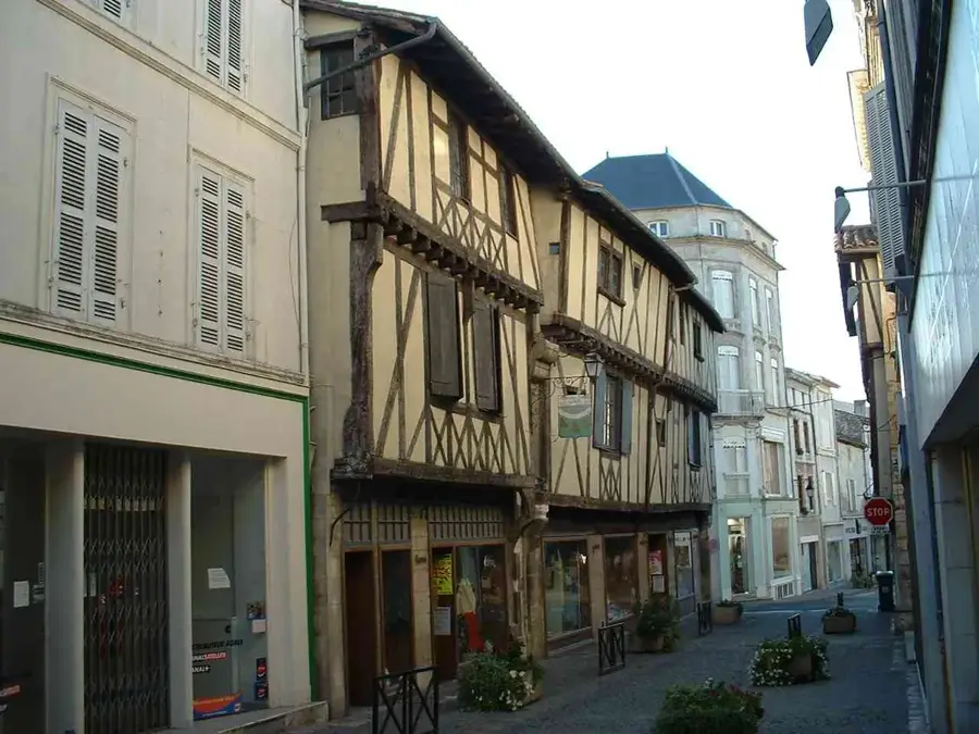 Saint-Jean-d'Angély – city