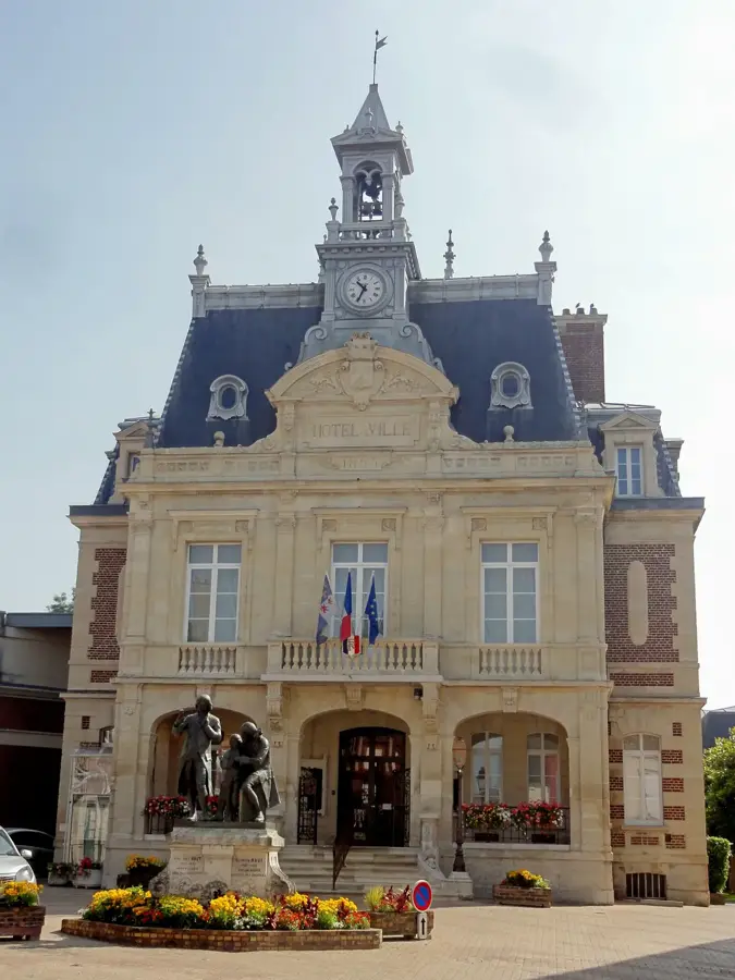 Saint-Just-en-Chaussée – city