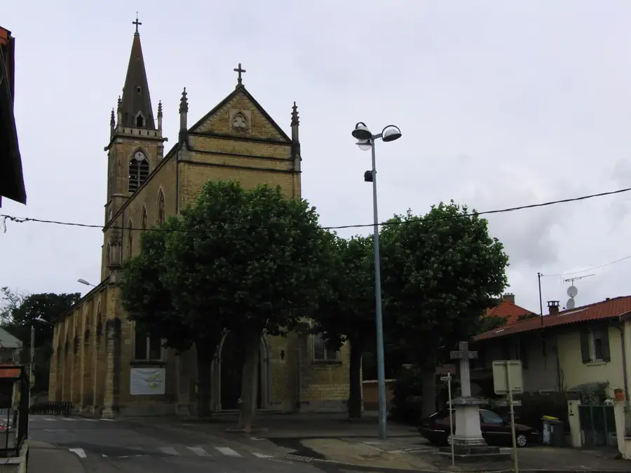 Saint-Laurent-de-Mure – city