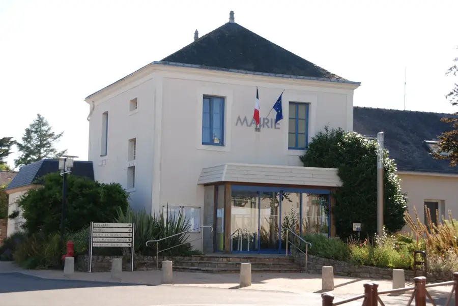 Saint-Lyphard – city